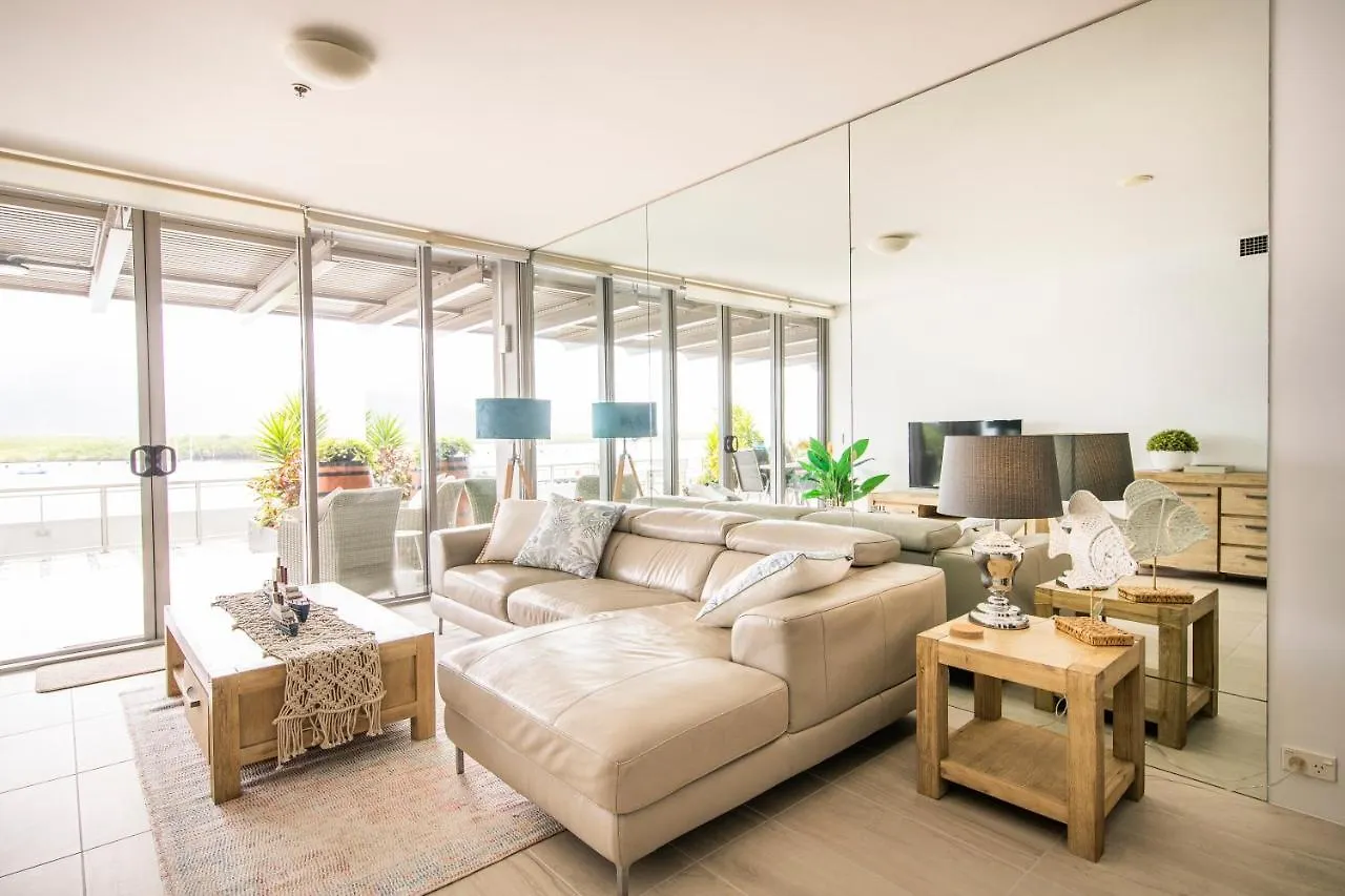 Cairns Waterfront Luxury At Harbourlights Apartment